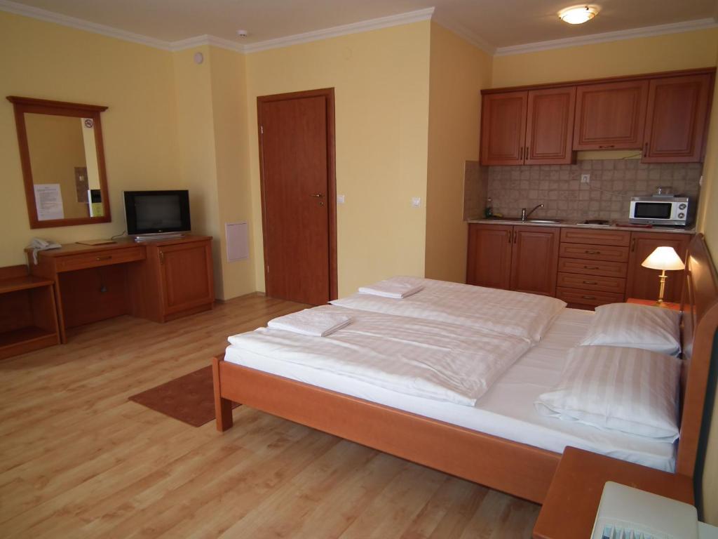 Hotel Jarja Hajduszoboszlo Room photo